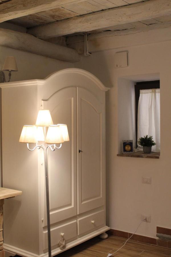 Livia'S Charming Room Trevignano Romano Exterior foto