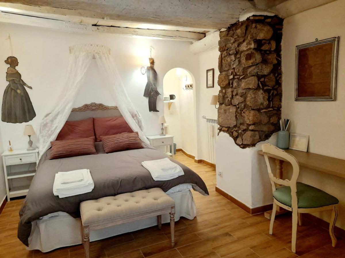 Livia'S Charming Room Trevignano Romano Exterior foto