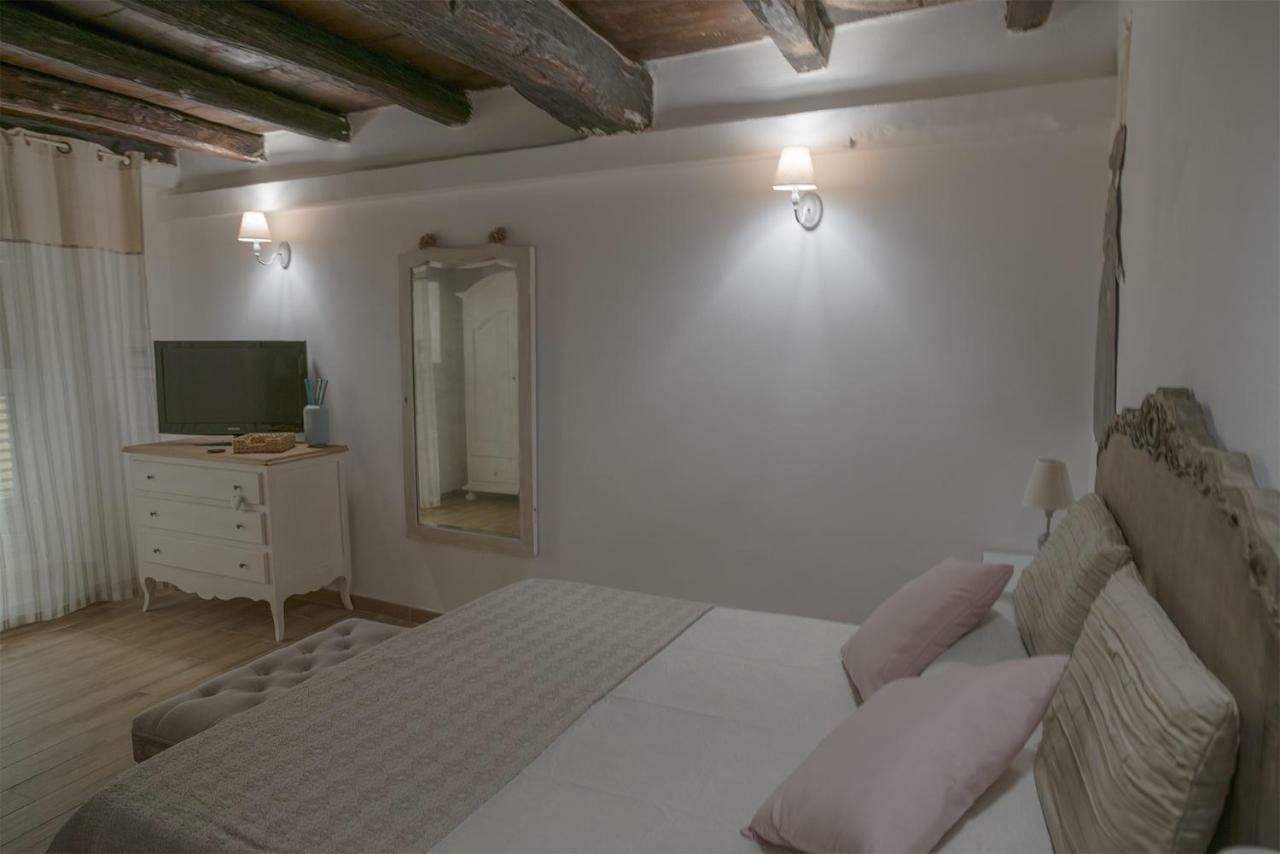 Livia'S Charming Room Trevignano Romano Exterior foto
